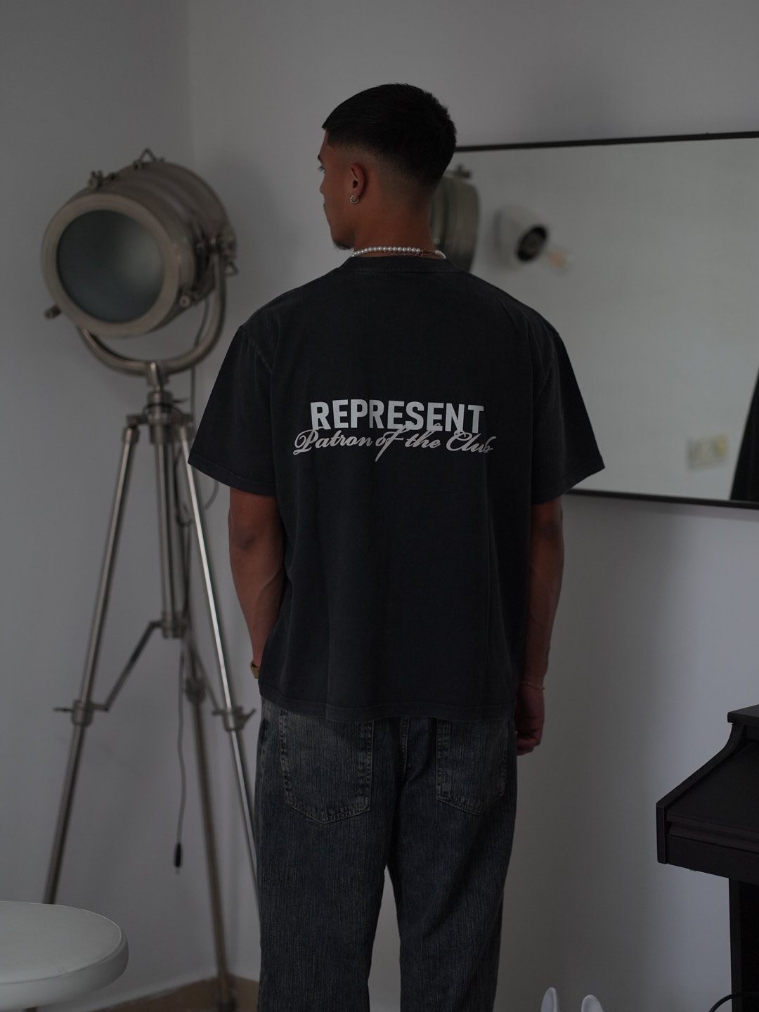Represent t shirt – תמונה 4