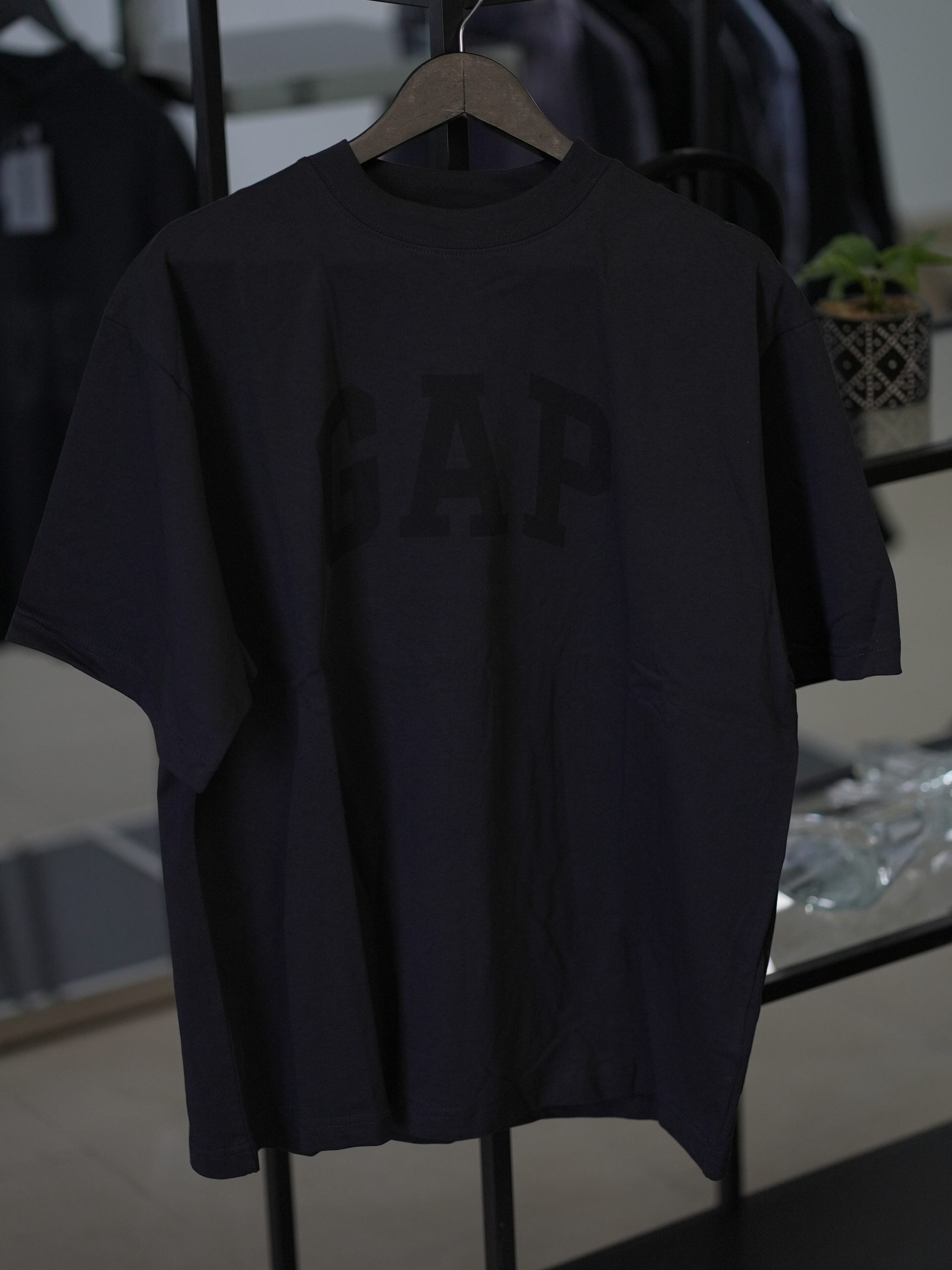 gap x yeezy Dark Blue t shirt – תמונה 3