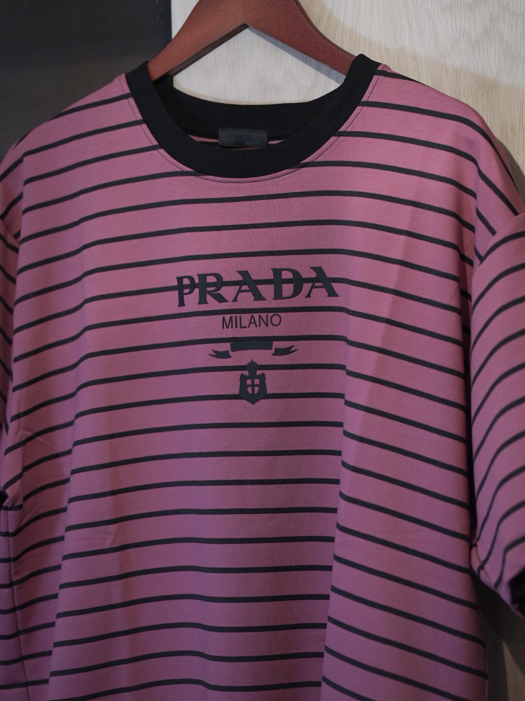 prada red t shirt – תמונה 3